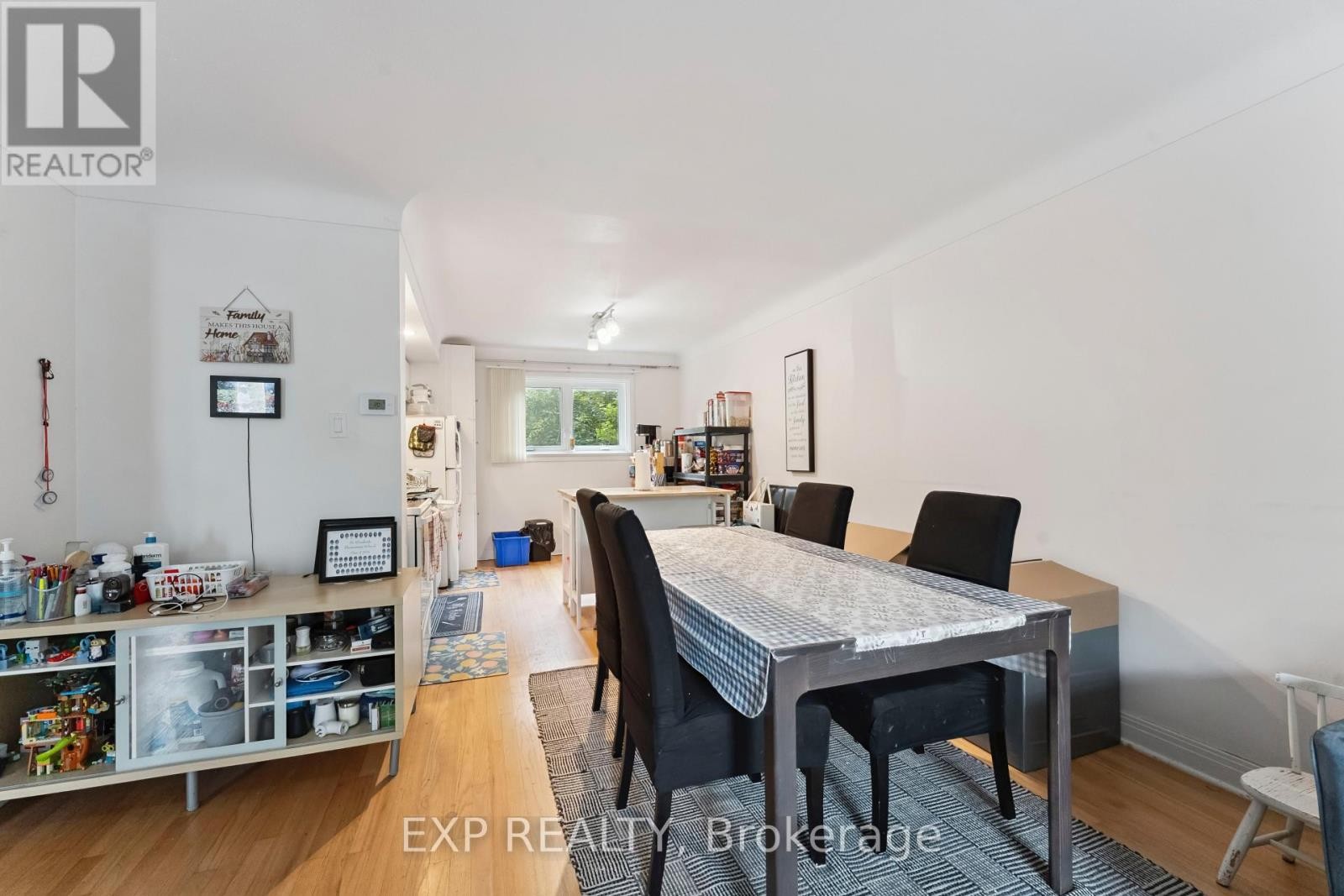 












1395 CALDWELL AVENUE

,
Ottawa,




Ontario
K1Z8L3

