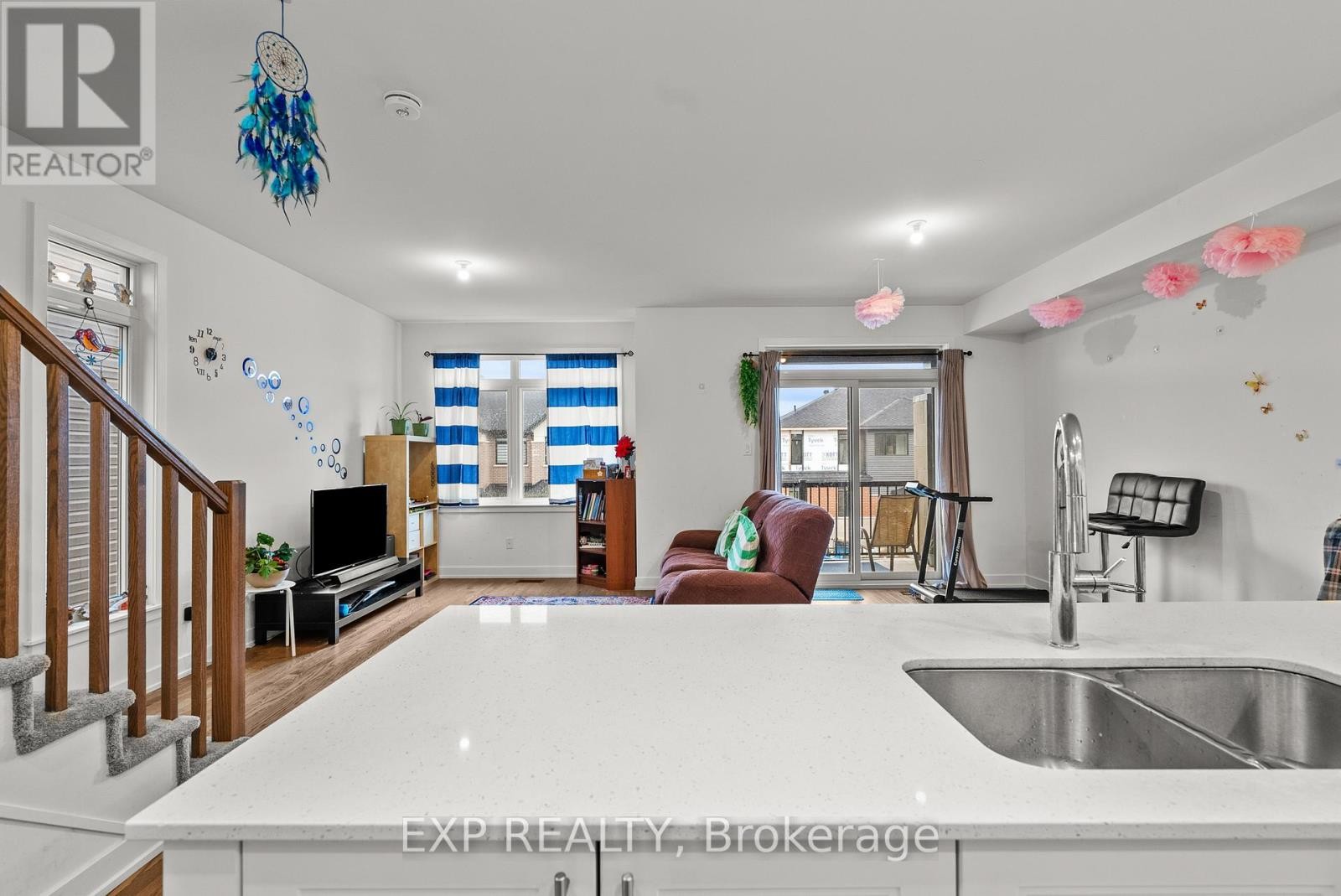 












870 ANCIANO CRESCENT

,
Ottawa,




Ontario
K2S2R8

