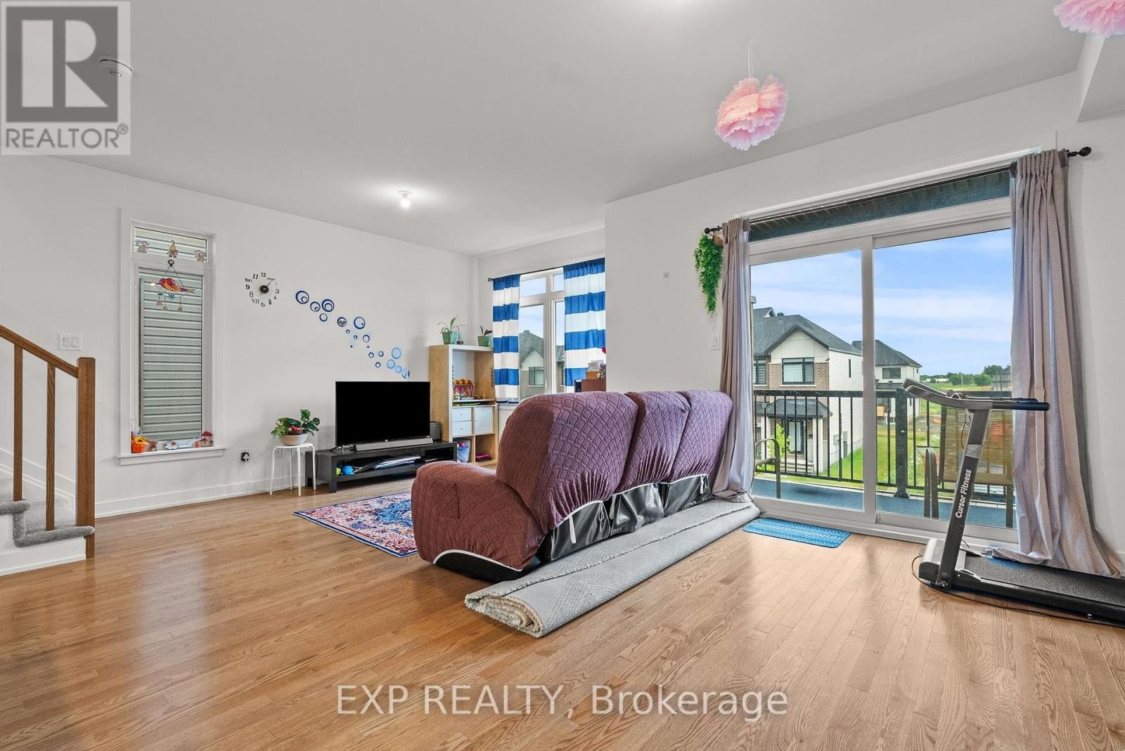












870 ANCIANO CRESCENT

,
Ottawa,




Ontario
K2S2R8

