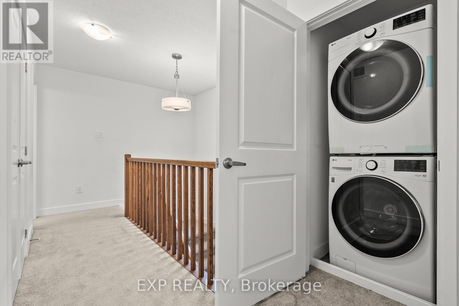 












870 ANCIANO CRESCENT

,
Ottawa,




Ontario
K2S2R8

