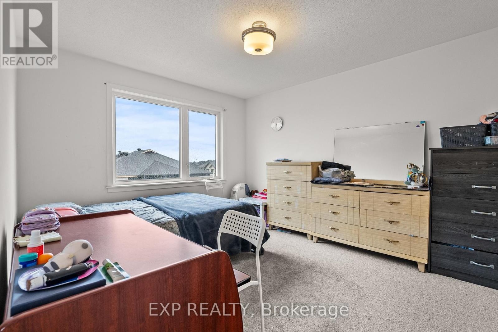 












870 ANCIANO CRESCENT

,
Ottawa,




Ontario
K2S2R8

