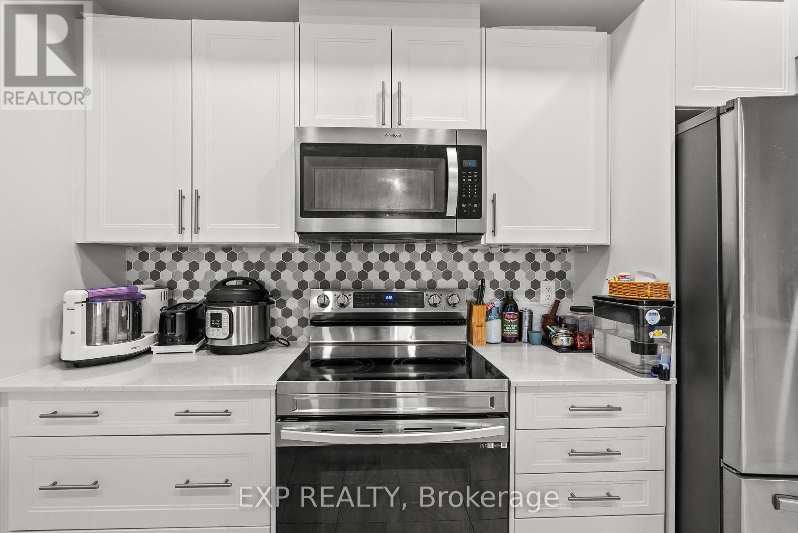 












870 ANCIANO CRESCENT

,
Ottawa,




Ontario
K2S2R8

