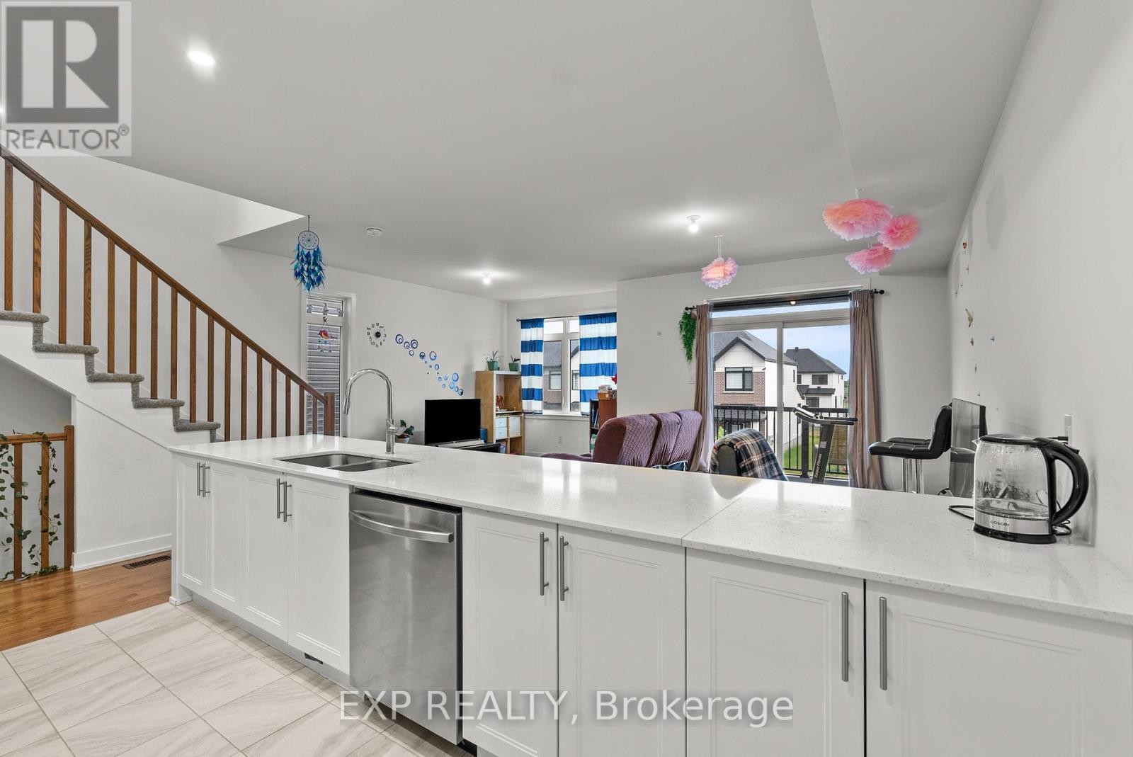












870 ANCIANO CRESCENT

,
Ottawa,




Ontario
K2S2R8

