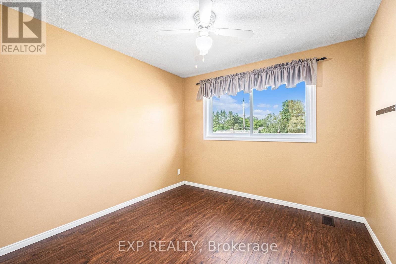 












25 COCKBURN STREET

,
Ottawa,




Ontario
K0A2Z0

