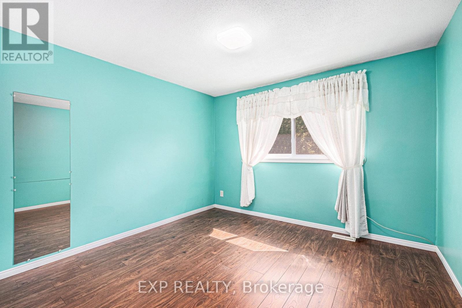 












25 COCKBURN STREET

,
Ottawa,




Ontario
K0A2Z0

