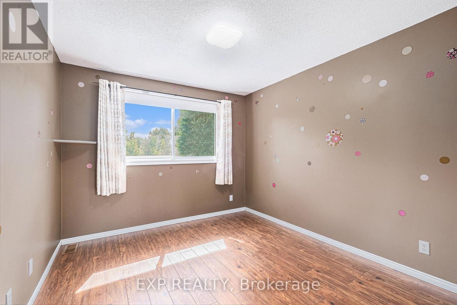 












25 COCKBURN STREET

,
Ottawa,




Ontario
K0A2Z0

