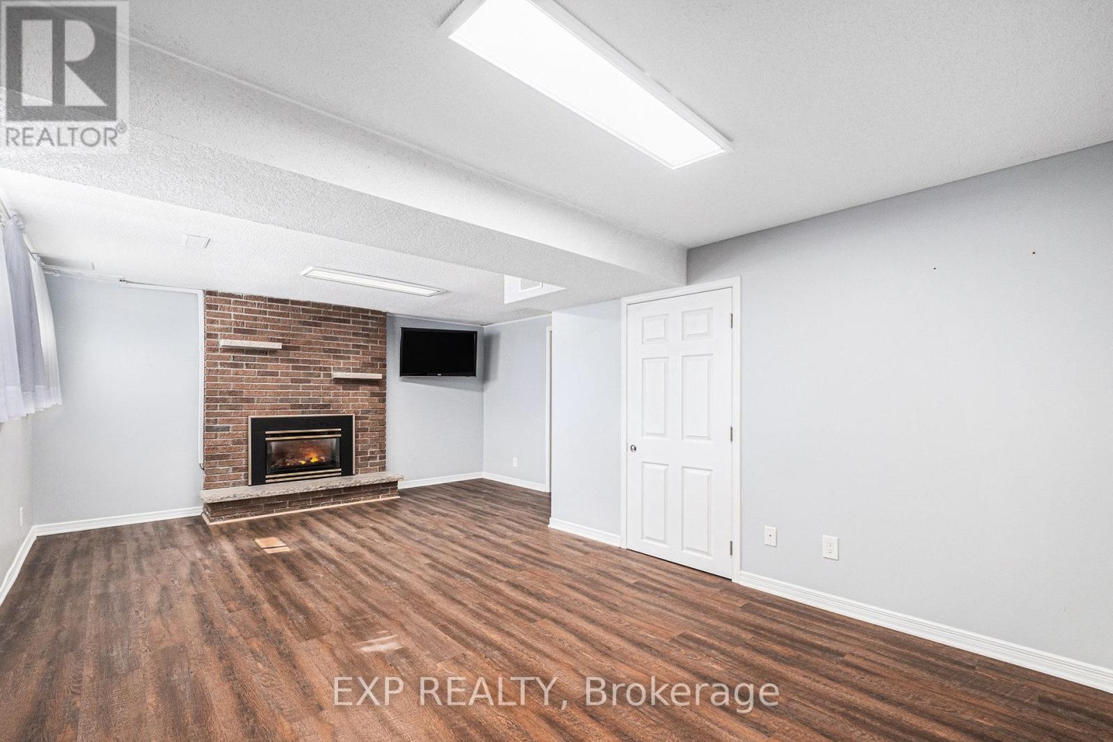 












25 COCKBURN STREET

,
Ottawa,




Ontario
K0A2Z0

