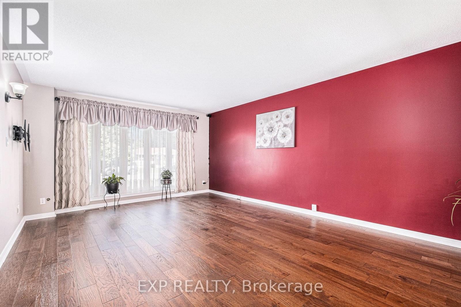 












25 COCKBURN STREET

,
Ottawa,




Ontario
K0A2Z0

