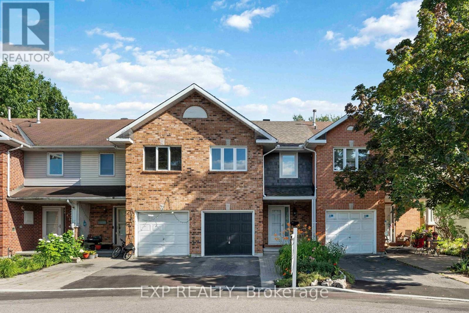












84 ROYAL OAK COURT

,
Ottawa,




Ontario
K1T3P1

