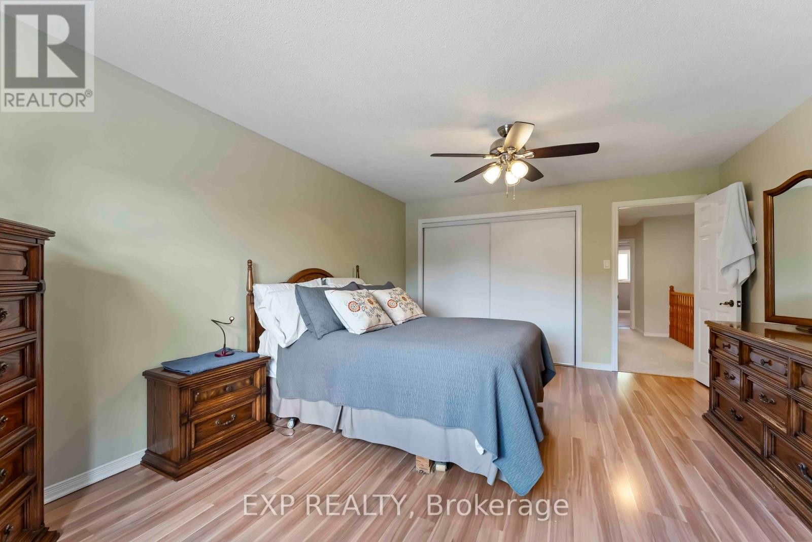 












84 ROYAL OAK COURT

,
Ottawa,




Ontario
K1T3P1

