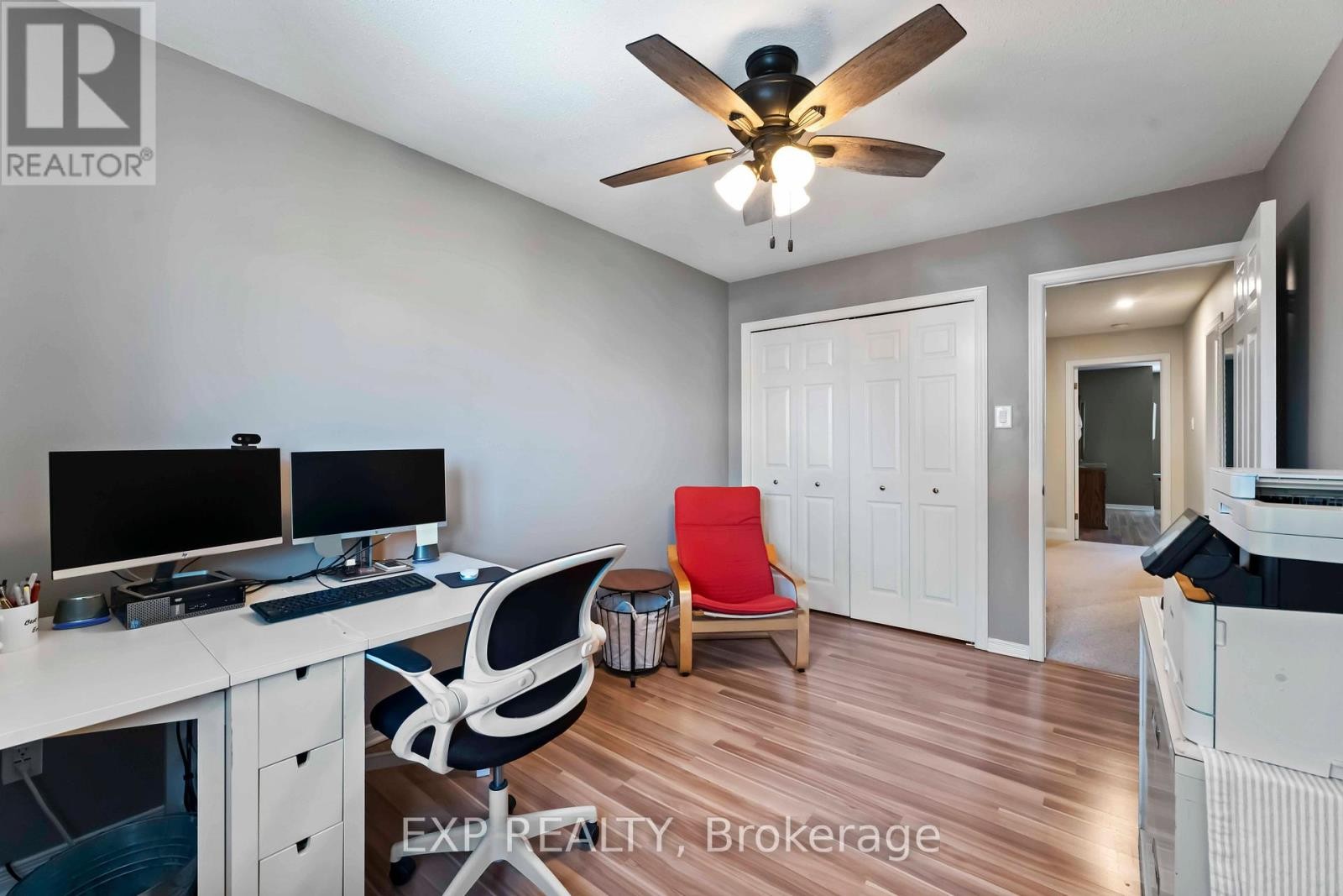 












84 ROYAL OAK COURT

,
Ottawa,




Ontario
K1T3P1

