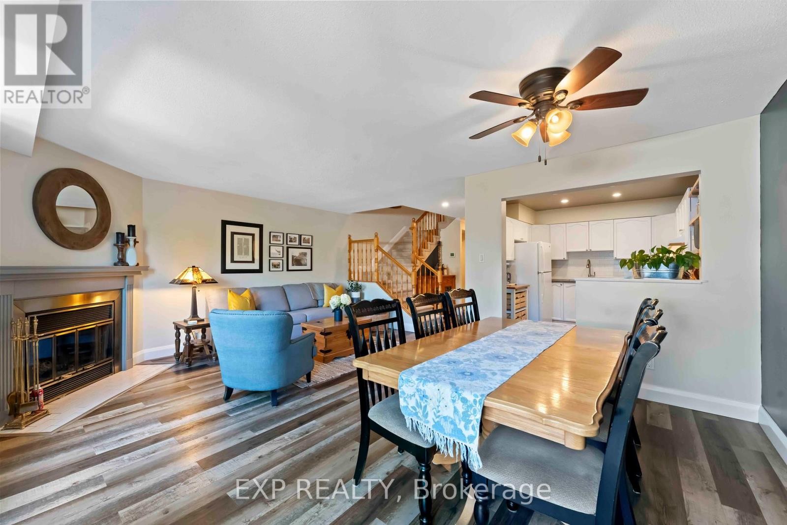












84 ROYAL OAK COURT

,
Ottawa,




Ontario
K1T3P1

