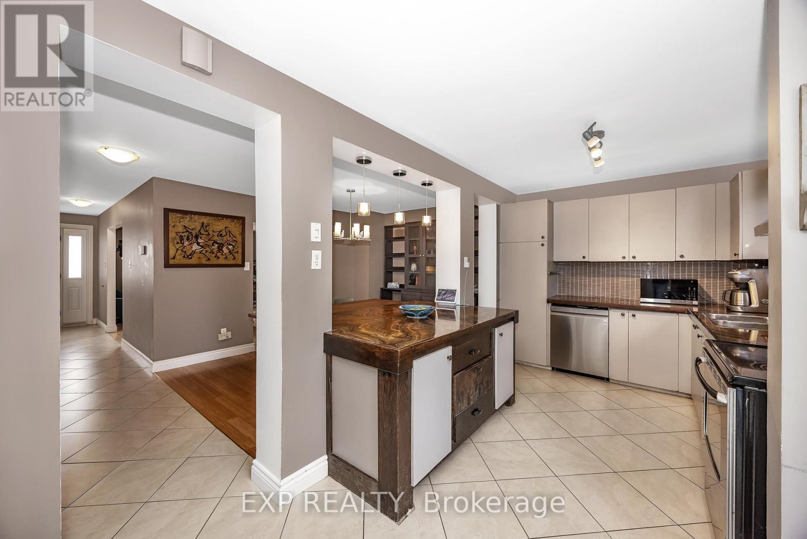 












47 - 2300 OGILVIE ROAD

,
Ottawa,




Ontario
K1J7X8

