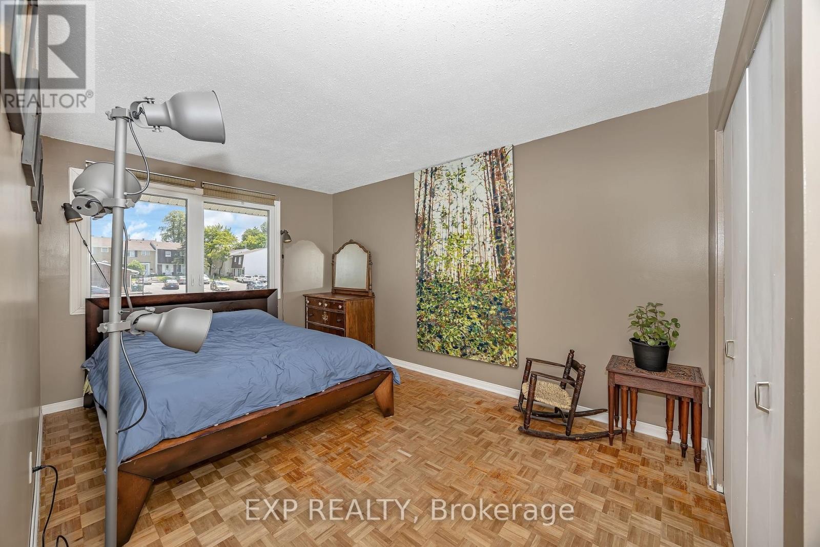 












47 - 2300 OGILVIE ROAD

,
Ottawa,




Ontario
K1J7X8

