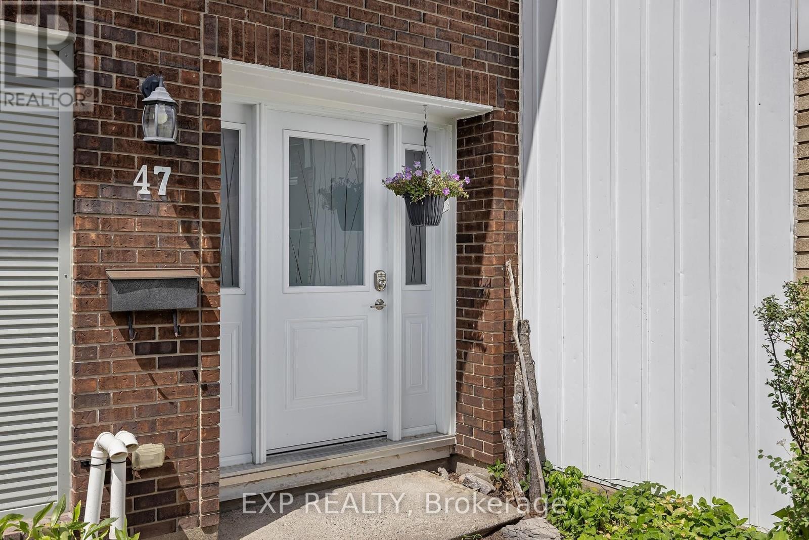 












47 - 2300 OGILVIE ROAD

,
Ottawa,




Ontario
K1J7X8

