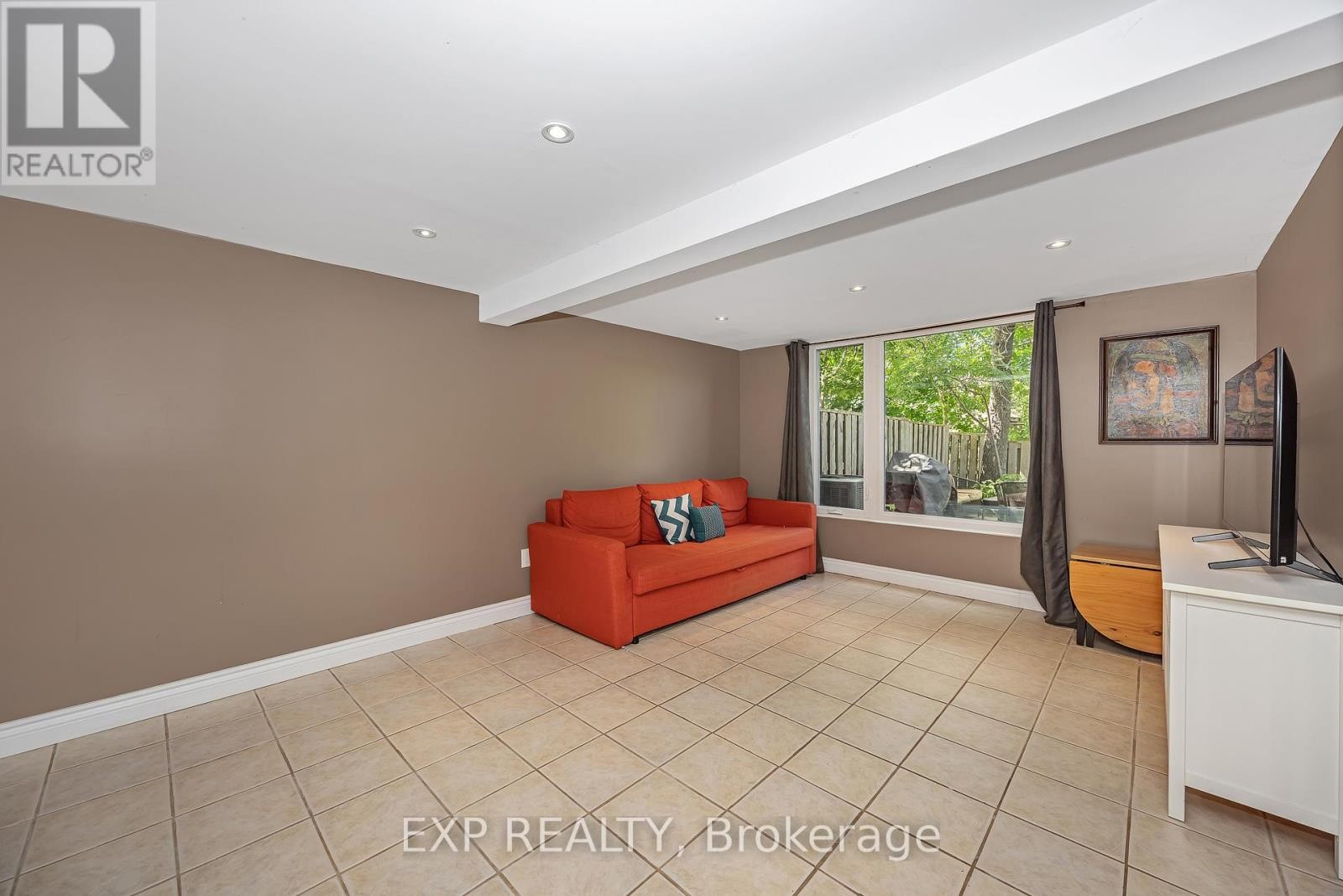












47 - 2300 OGILVIE ROAD

,
Ottawa,




Ontario
K1J7X8

