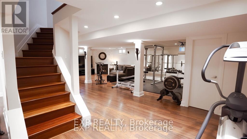 












17 CHESSWOOD COURT

,
Ottawa,




Ontario
K2E7E3

