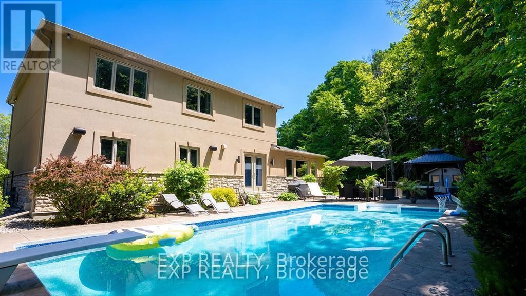 












17 CHESSWOOD COURT

,
Ottawa,




Ontario
K2E7E3

