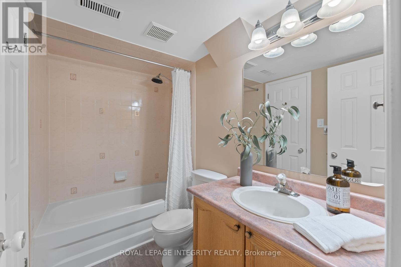 












E - 108 CENTREPOINTE DRIVE

,
Ottawa,




Ontario
K2G6K3

