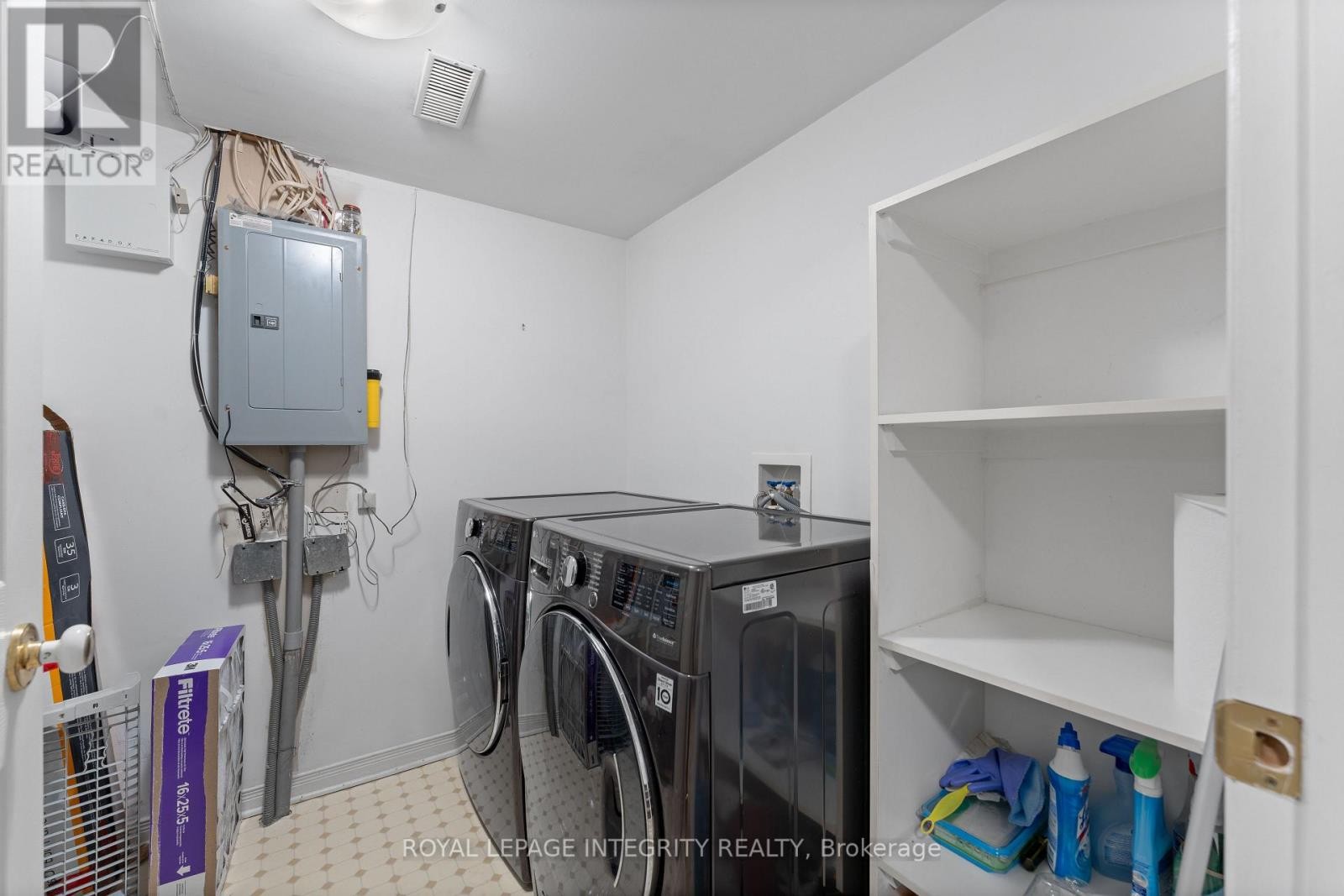 












E - 108 CENTREPOINTE DRIVE

,
Ottawa,




Ontario
K2G6K3

