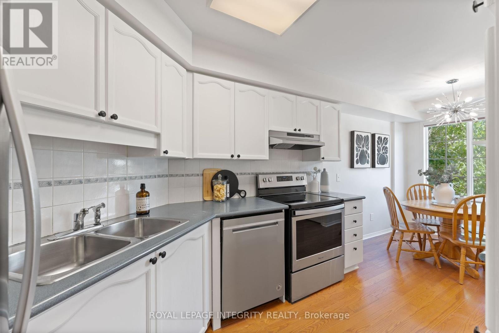 












E - 108 CENTREPOINTE DRIVE

,
Ottawa,




Ontario
K2G6K3

