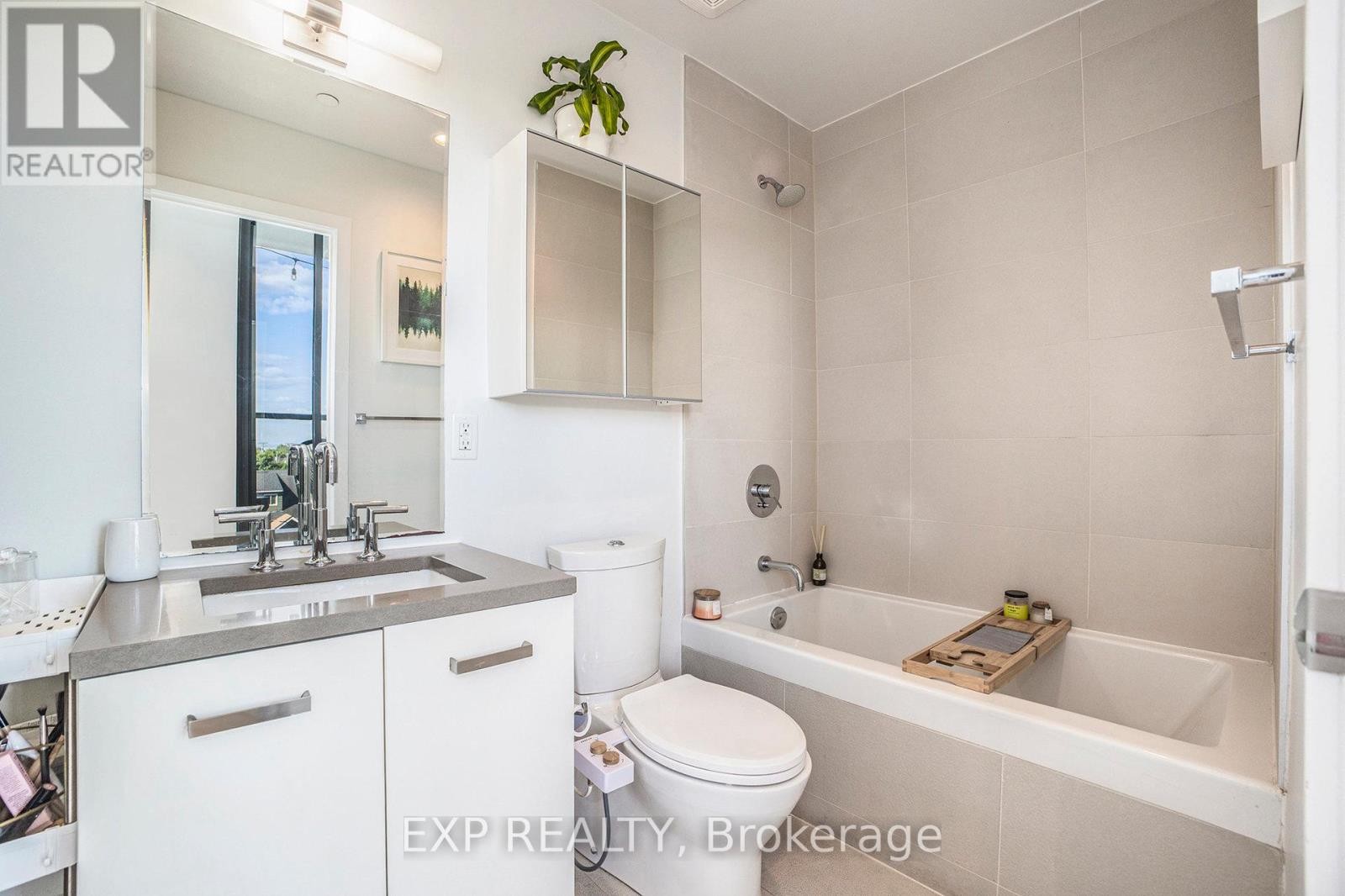 












516 - 224 LYON STREET N

,
Ottawa,




Ontario
K1R0C1

