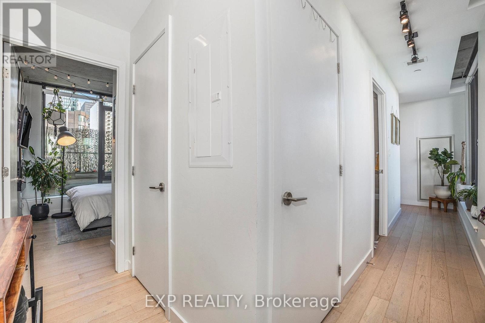 












516 - 224 LYON STREET N

,
Ottawa,




Ontario
K1R0C1

