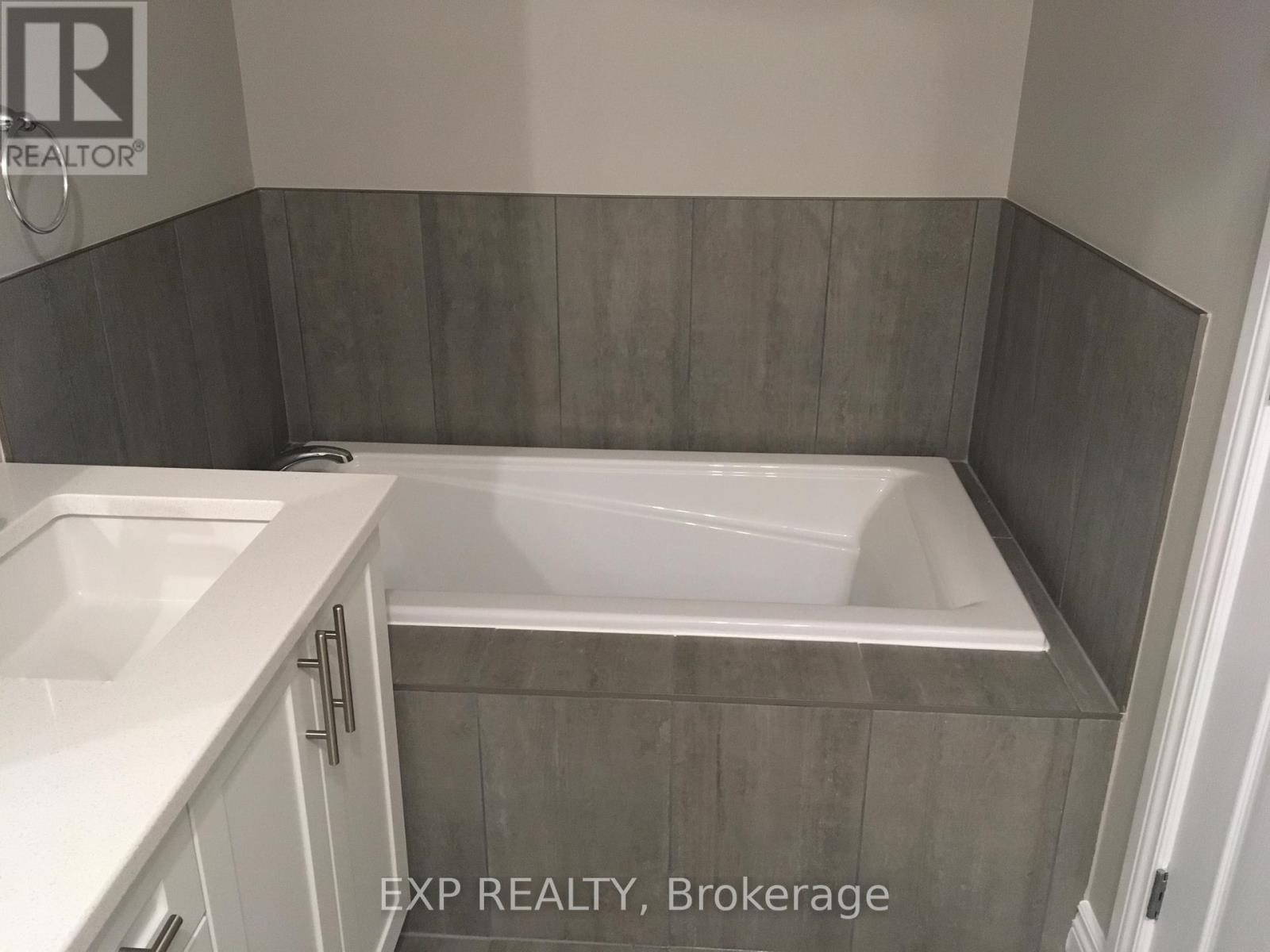 












144 ST MALO PLACE

,
Russell,




Ontario
K0A1W0

