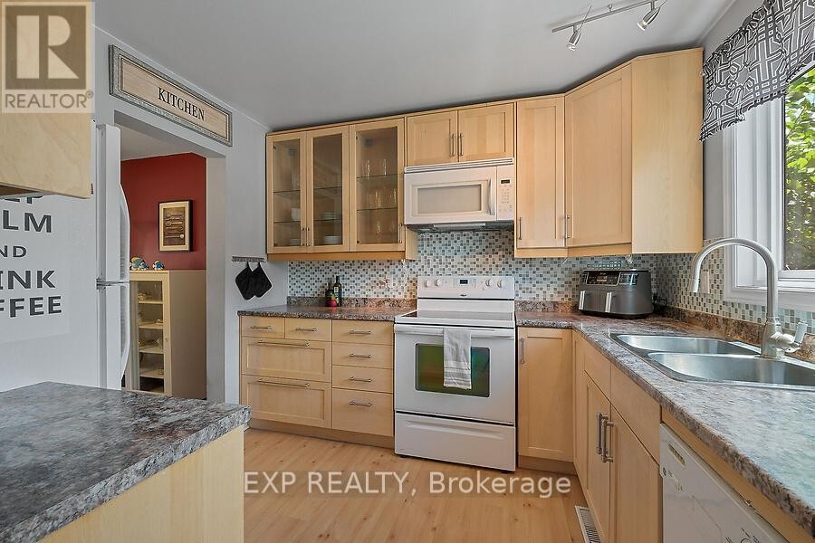 












56 B FOXFIELD DRIVE

,
Ottawa,




Ontario
K2J1P7

