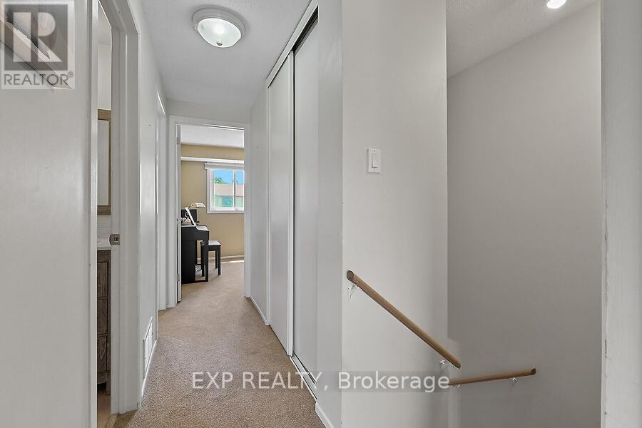 












56 B FOXFIELD DRIVE

,
Ottawa,




Ontario
K2J1P7

