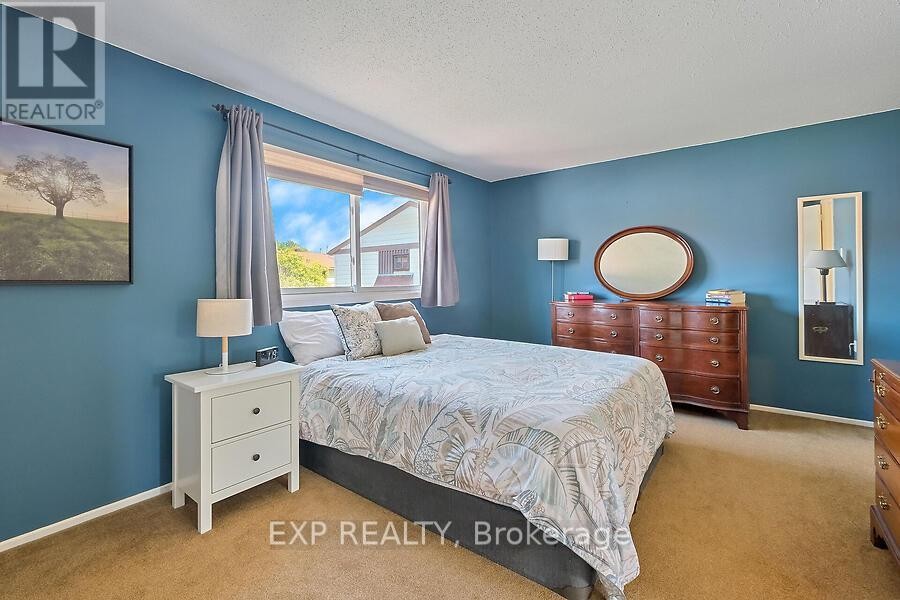 












56 B FOXFIELD DRIVE

,
Ottawa,




Ontario
K2J1P7


