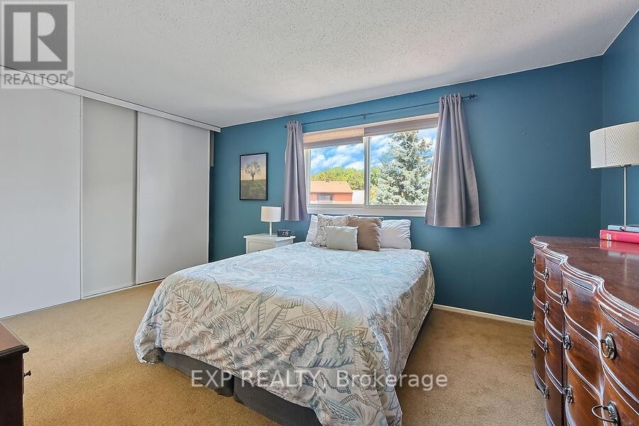 












56 B FOXFIELD DRIVE

,
Ottawa,




Ontario
K2J1P7


