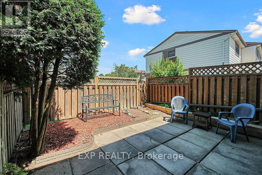 












56 B FOXFIELD DRIVE

,
Ottawa,




Ontario
K2J1P7

