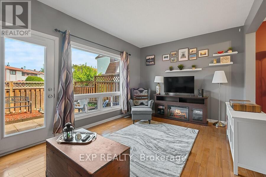 












56 B FOXFIELD DRIVE

,
Ottawa,




Ontario
K2J1P7

