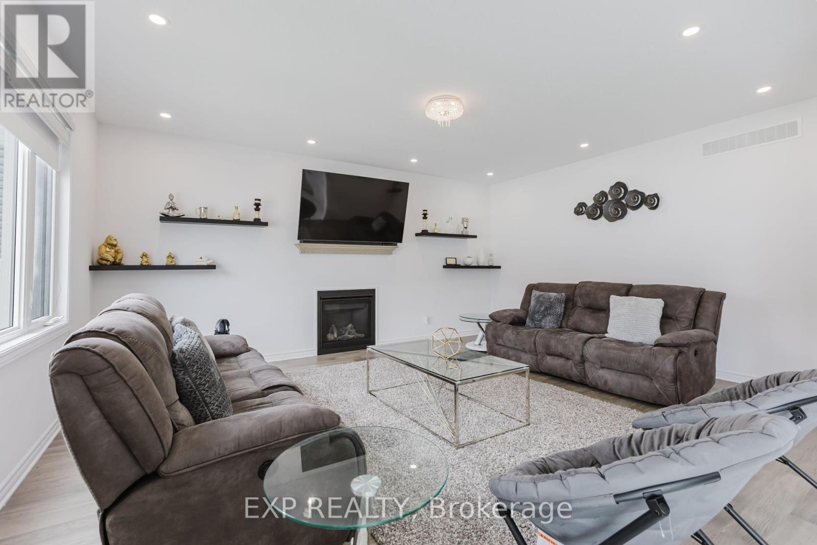 












504 ALBERT BOYD PRIVATE

,
Ottawa,




Ontario
K0A1L0

