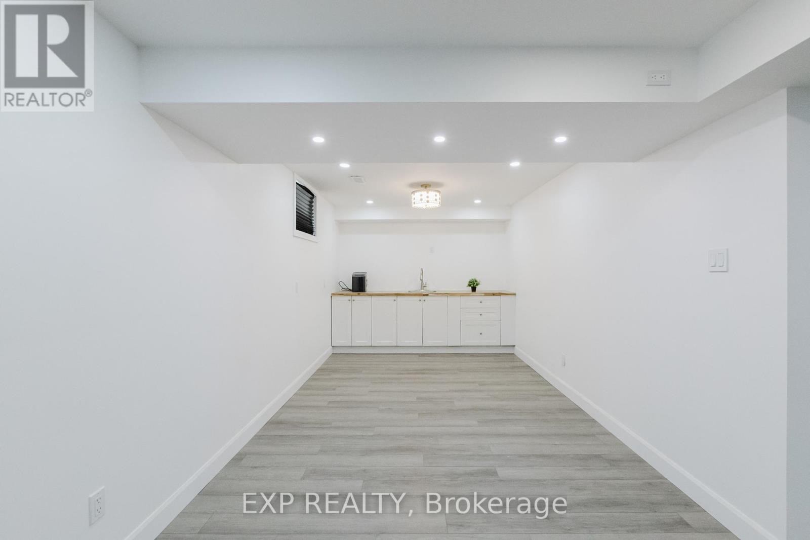 












504 ALBERT BOYD PRIVATE

,
Ottawa,




Ontario
K0A1L0

