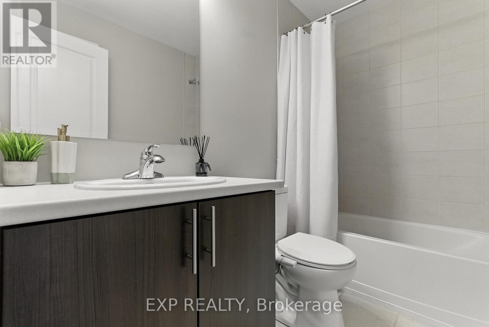 












127 YELLOWCRESS WAY

,
Ottawa,




Ontario
K4A1C2

