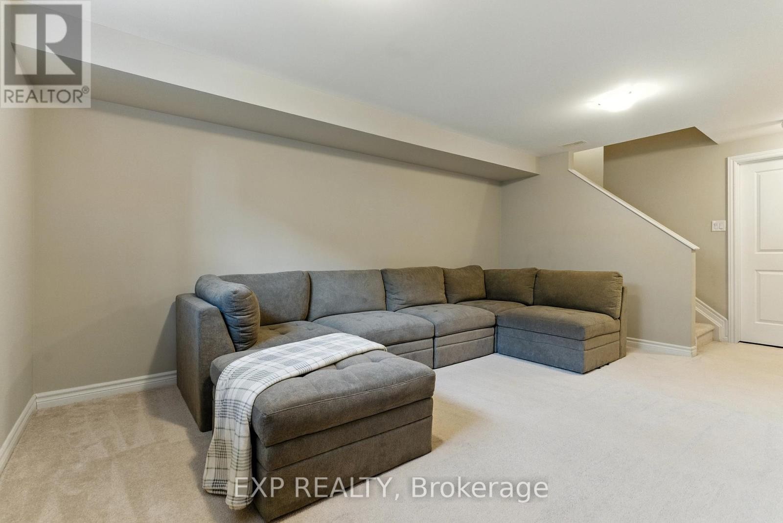 












127 YELLOWCRESS WAY

,
Ottawa,




Ontario
K4A1C2

