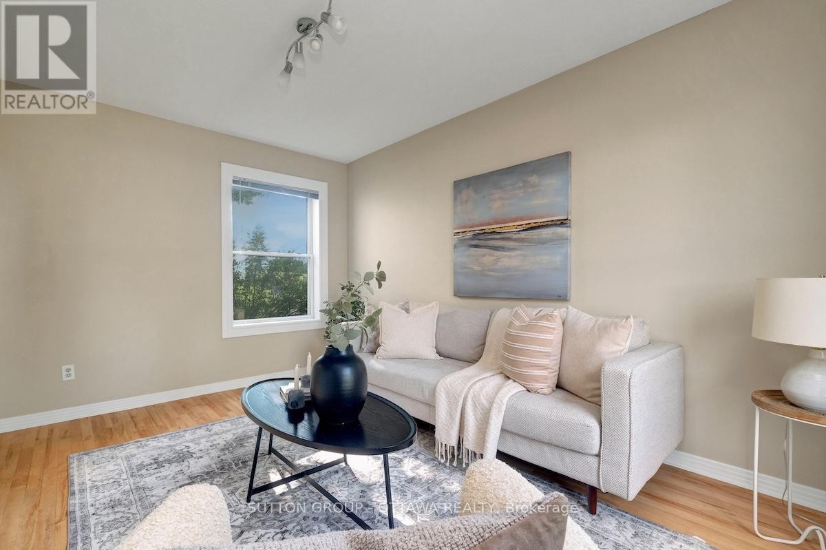 












1677 BOTTRIELL WAY N

,
Ottawa,




Ontario
K4A1W1


