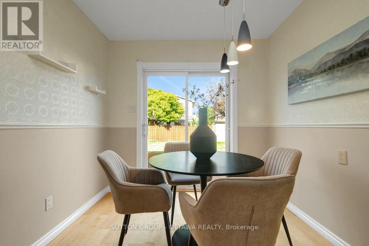 












1677 BOTTRIELL WAY N

,
Ottawa,




Ontario
K4A1W1

