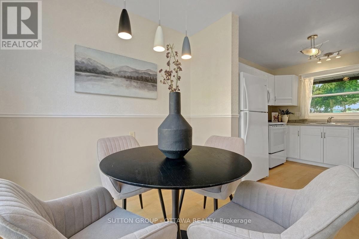 












1677 BOTTRIELL WAY N

,
Ottawa,




Ontario
K4A1W1

