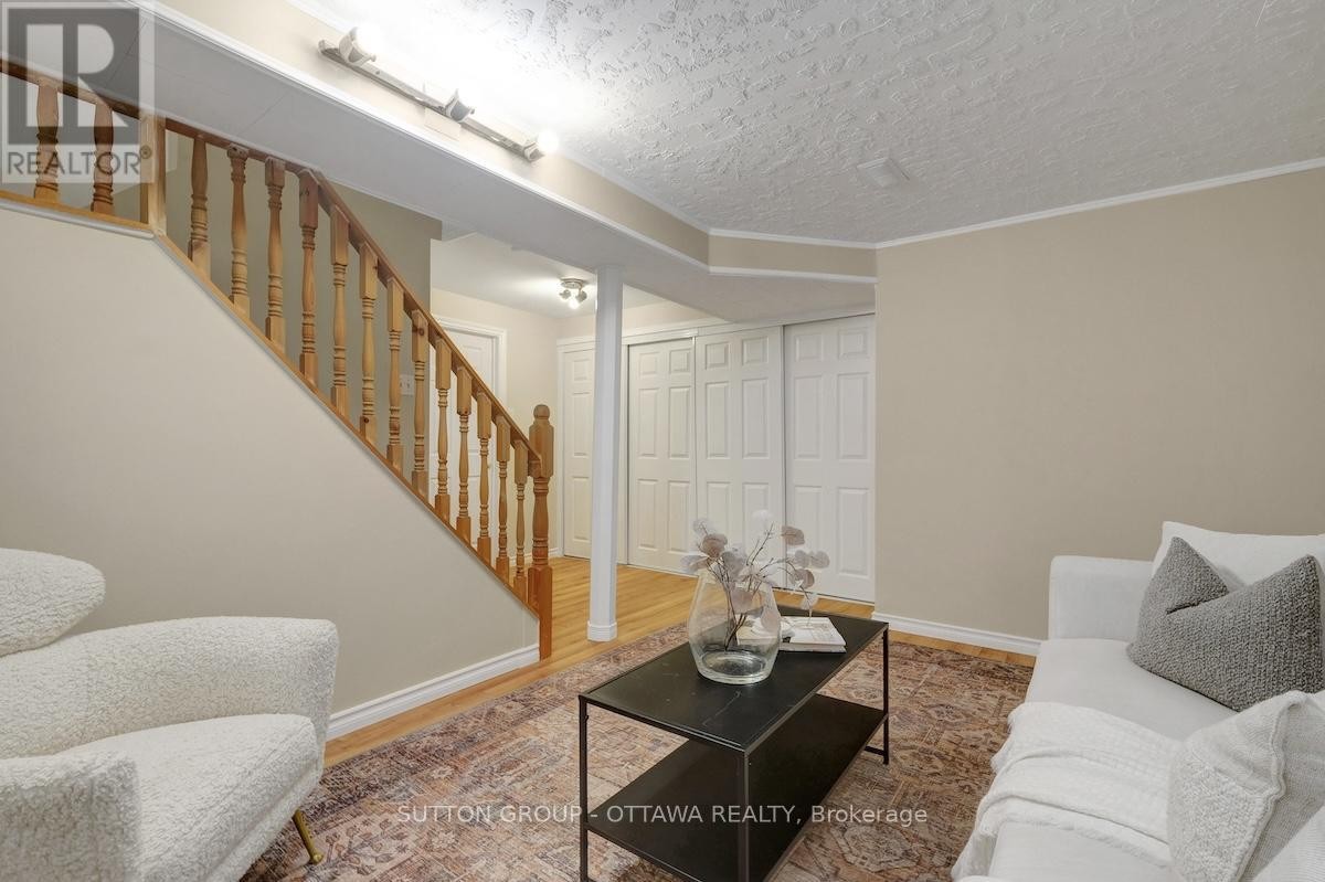 












1677 BOTTRIELL WAY N

,
Ottawa,




Ontario
K4A1W1

