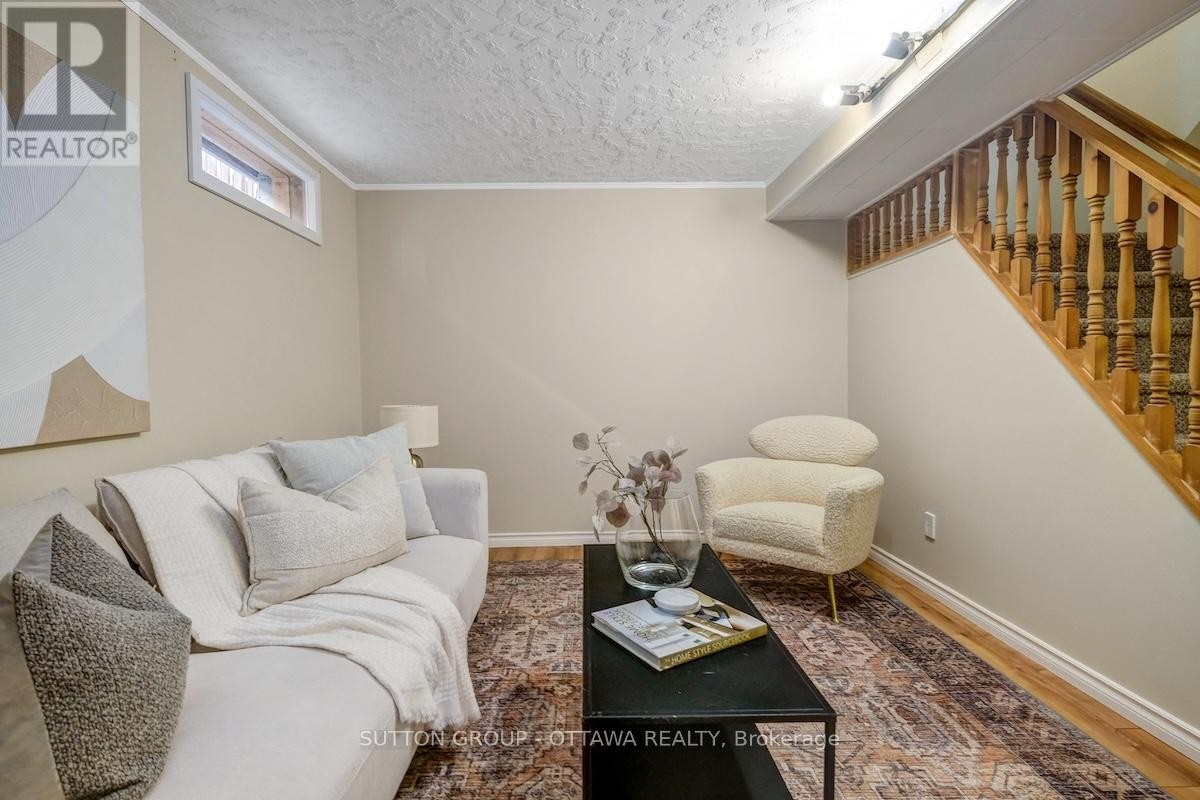 












1677 BOTTRIELL WAY N

,
Ottawa,




Ontario
K4A1W1

