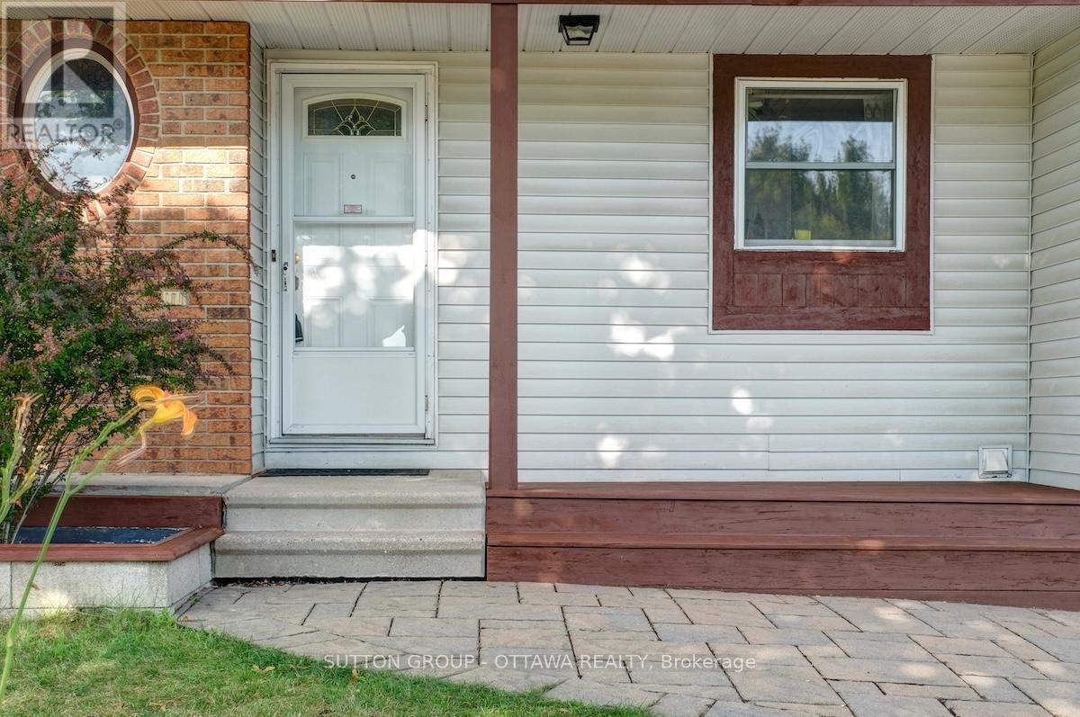 












1677 BOTTRIELL WAY N

,
Ottawa,




Ontario
K4A1W1

