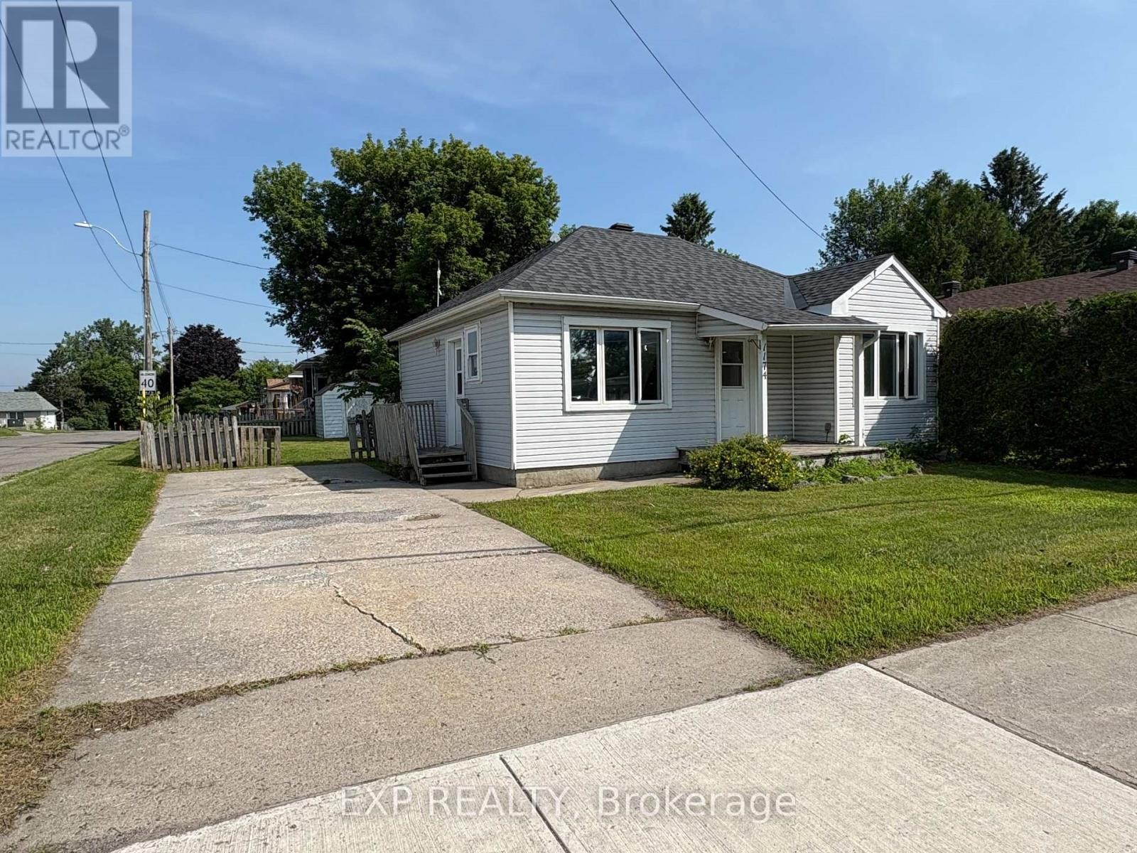 












1174 LAURIER STREET

,
Clarence-Rockland,




Ontario
K4K1C4


