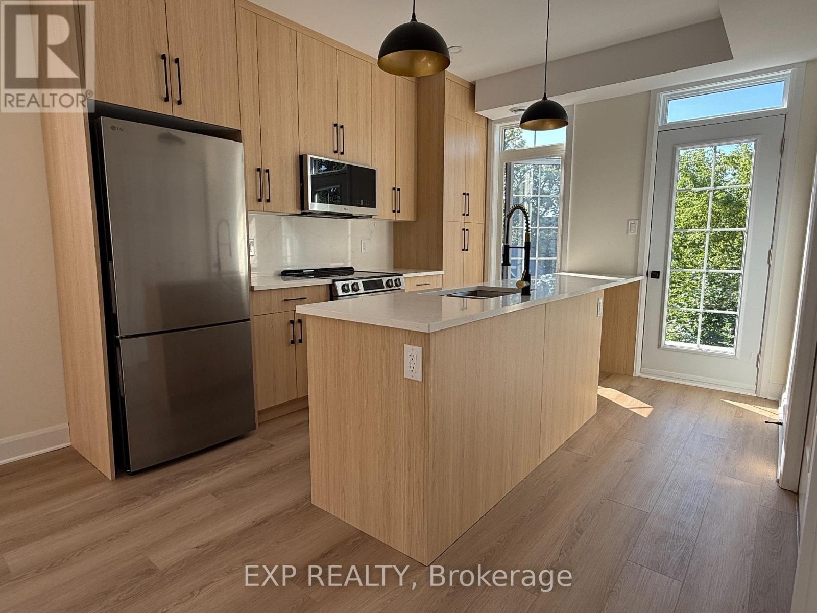 












PH2 - 170 PRETORIA AVENUE

,
Ottawa,




Ontario
K1S1X2

