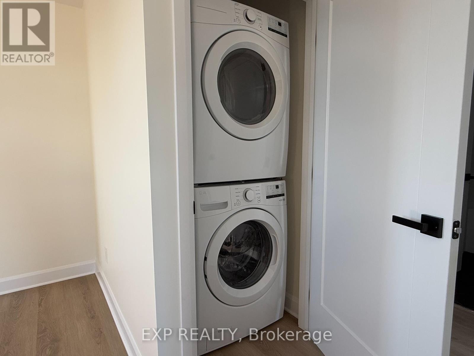 












PH2 - 170 PRETORIA AVENUE

,
Ottawa,




Ontario
K1S1X2

