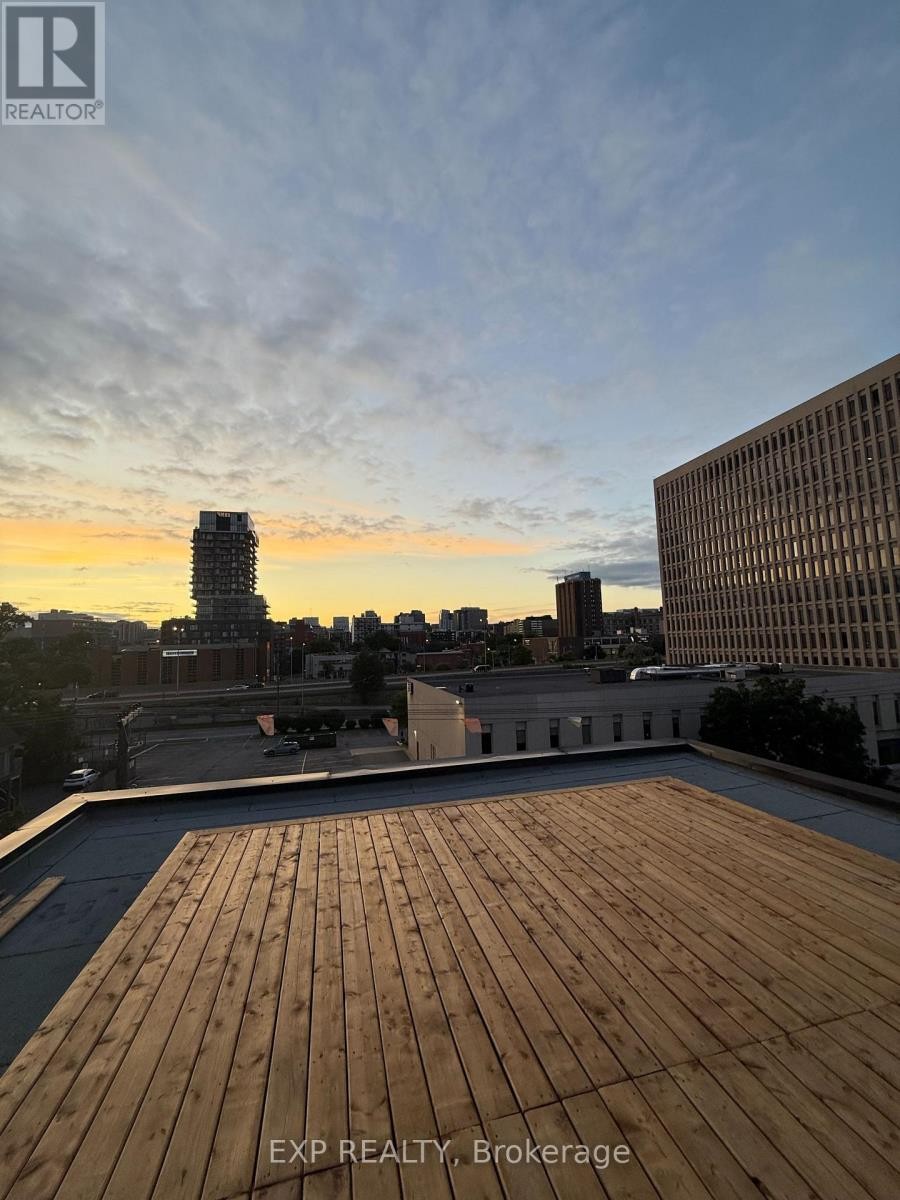 












PH2 - 170 PRETORIA AVENUE

,
Ottawa,




Ontario
K1S1X2

