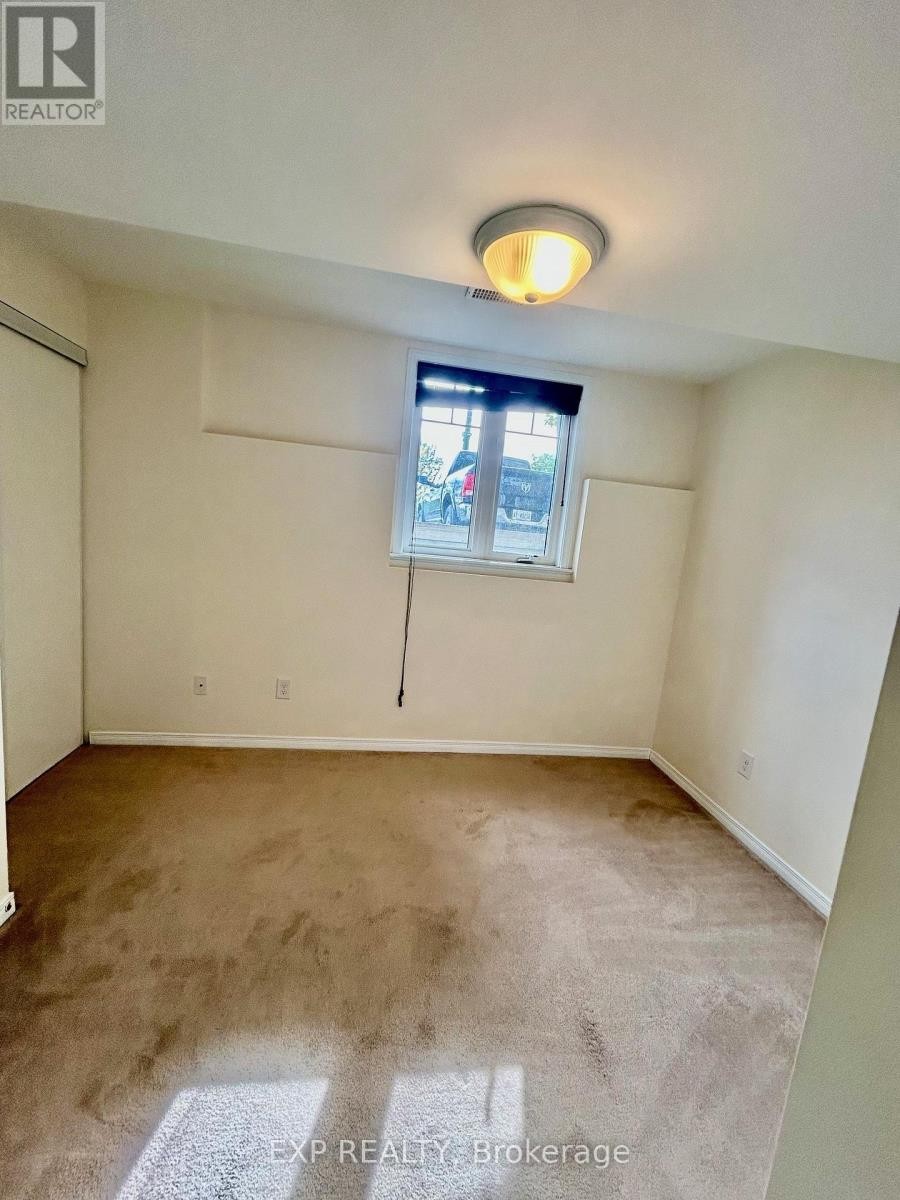 












3 - 208 SHANLY PRIVATE

,
Ottawa,




Ontario
K2J5X6

