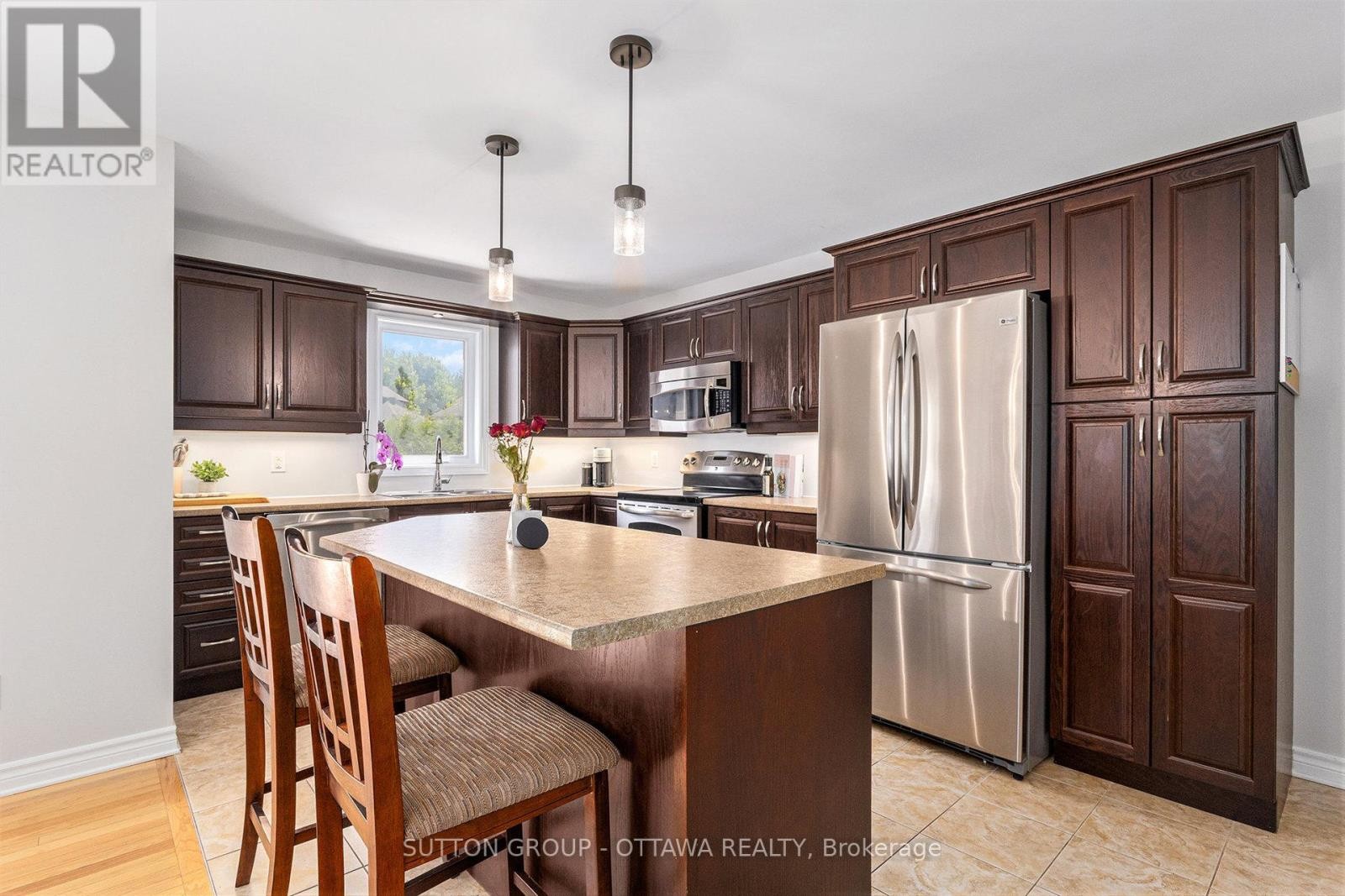 












56 HONORE CRESCENT

,
The Nation,




Ontario
K0A2M0

